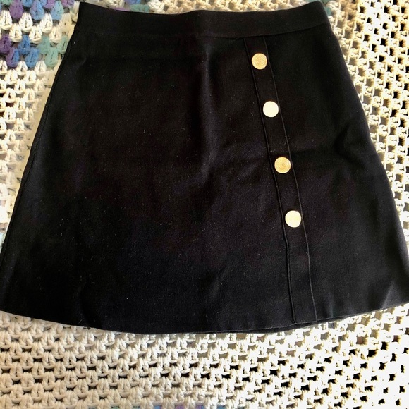 Zara Knit Skirt with buttons - Picture 2 of 3